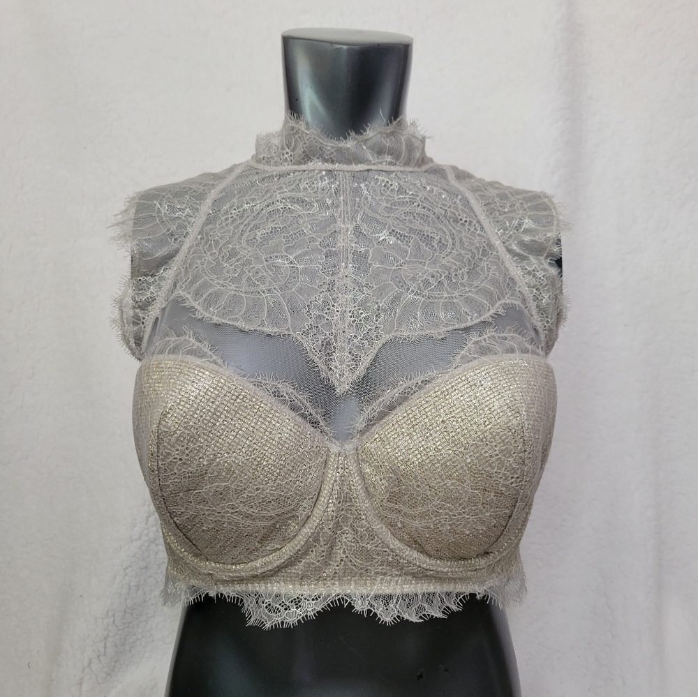 GORGEOUS Victoria's Secret High neck Demi bra- 38D